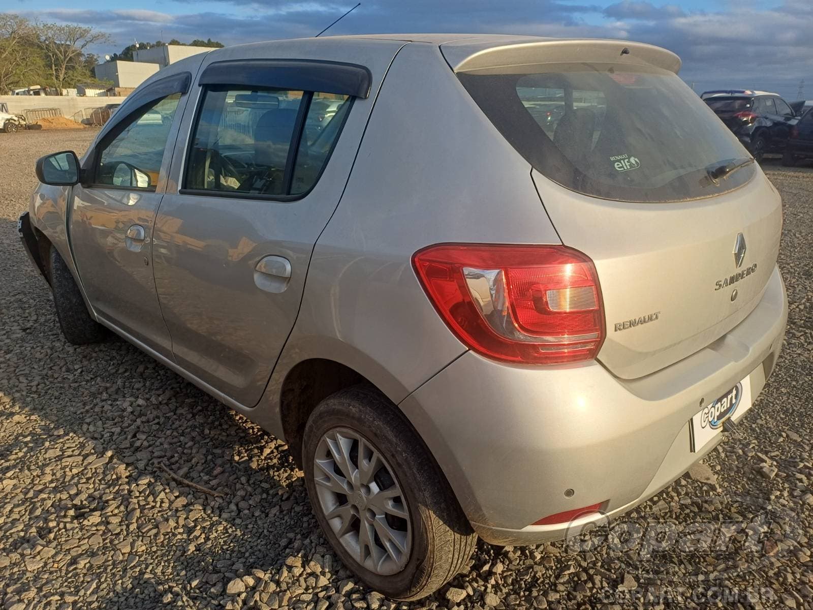 Renault Sandero 2020 — foto 3