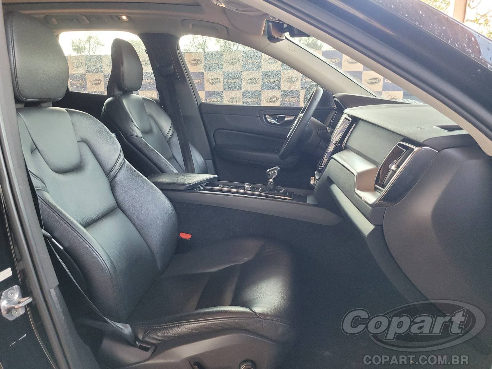 Volvo Xc60 2020 — foto 5