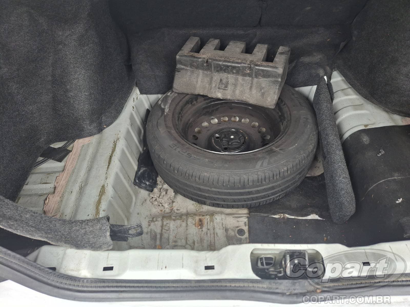 Nissan Versa 2013 — foto 10