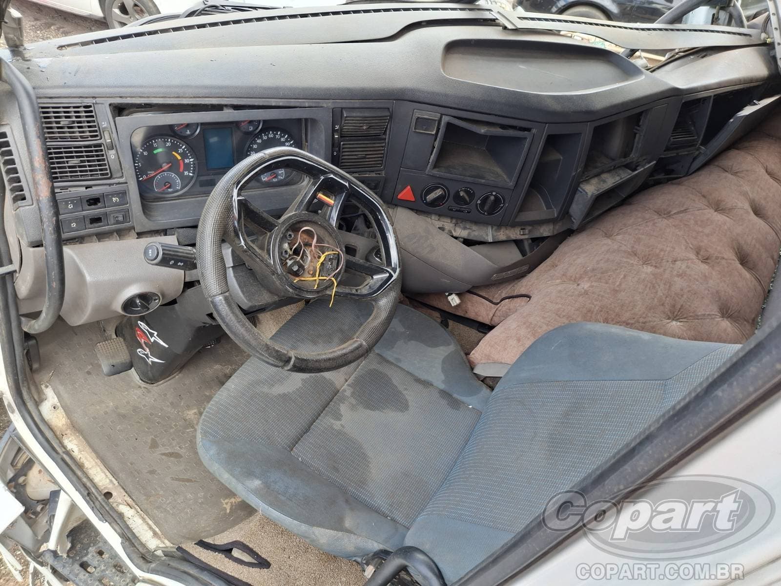 Volkswagen Constellation 2015 — foto 9
