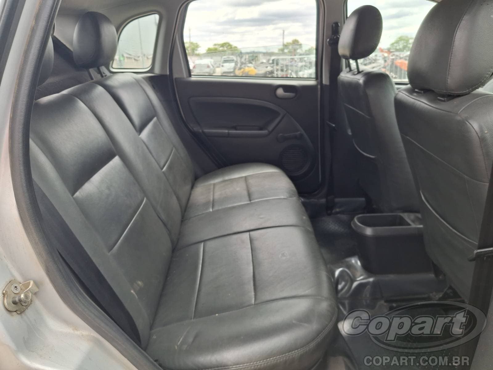 Ford Fiesta 2010 — foto 6