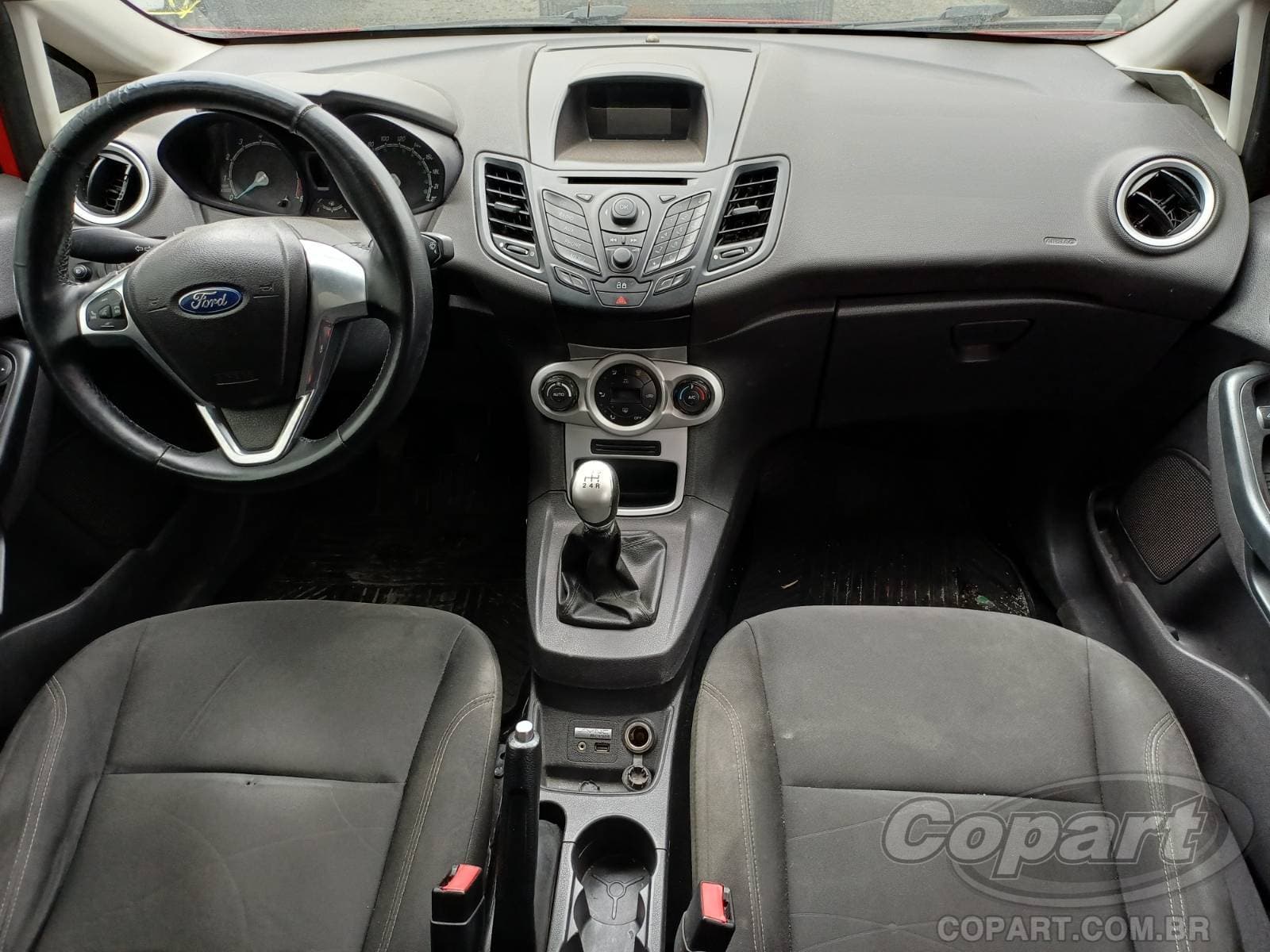 Ford Fiesta 2014 — foto 9