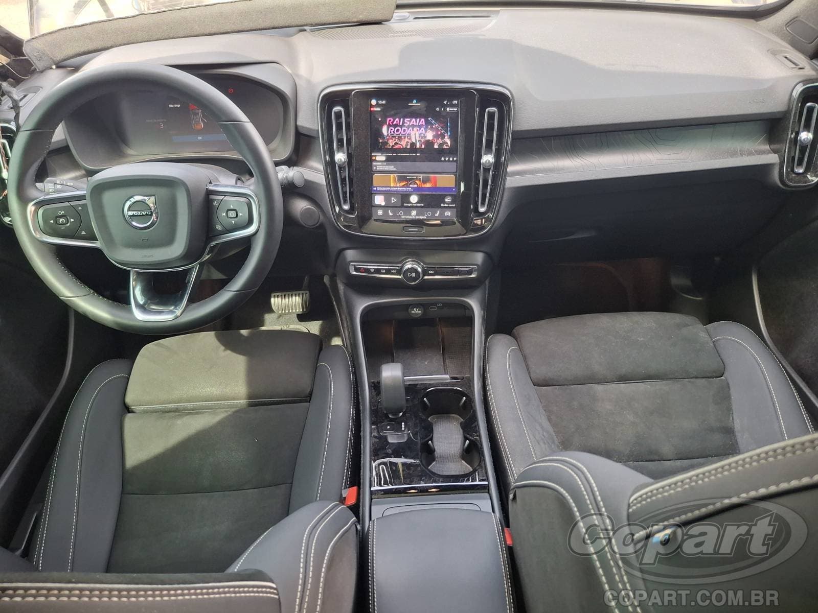 Volvo C40 2023 — foto 9