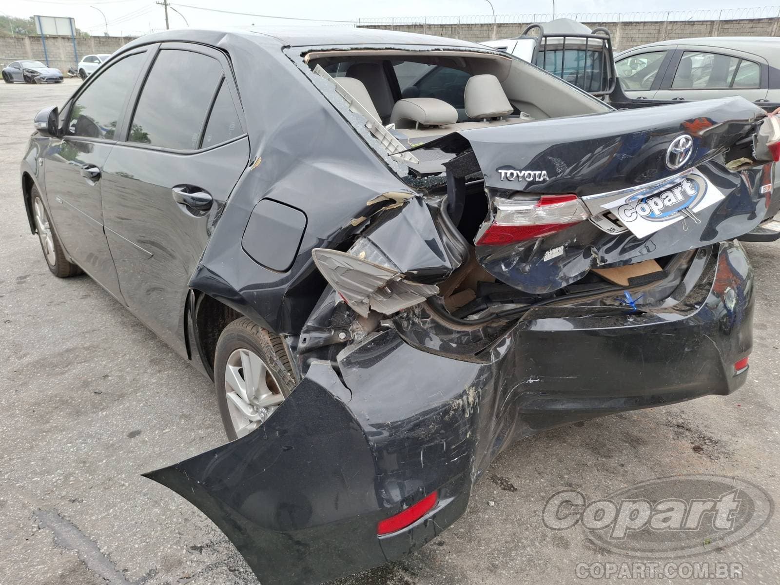 Toyota Corolla 2015 — foto 3