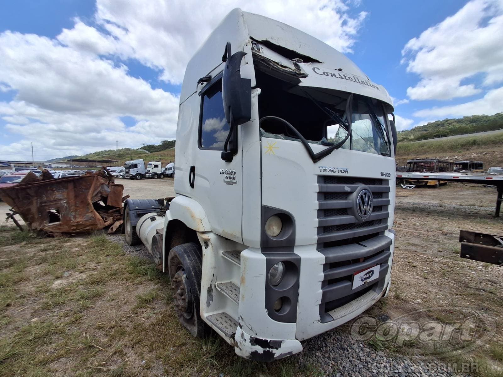 Volkswagen Constellation 8.3 2010