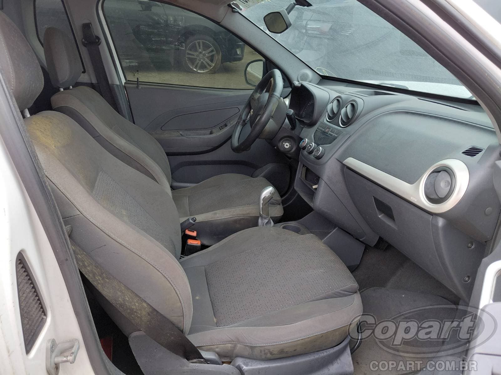 Chevrolet Montana 2018 — foto 5