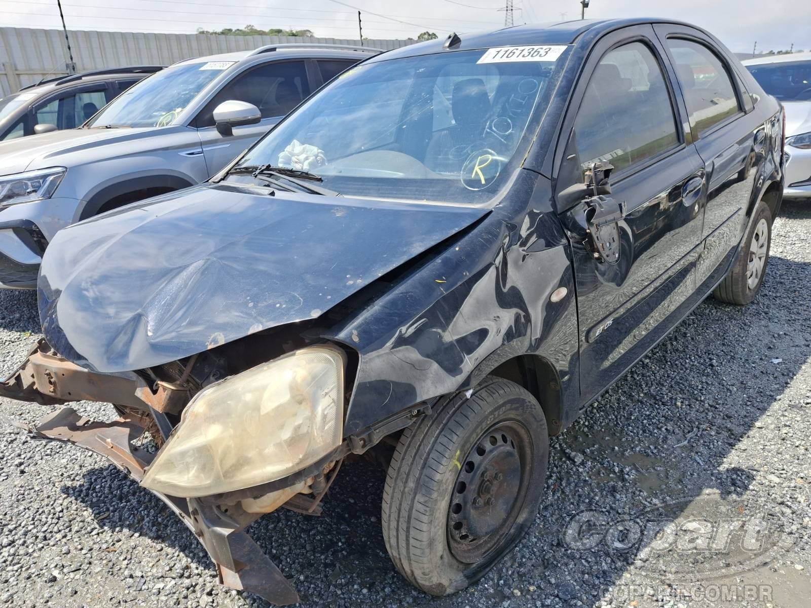Toyota Etios Seda 2017 — foto 2