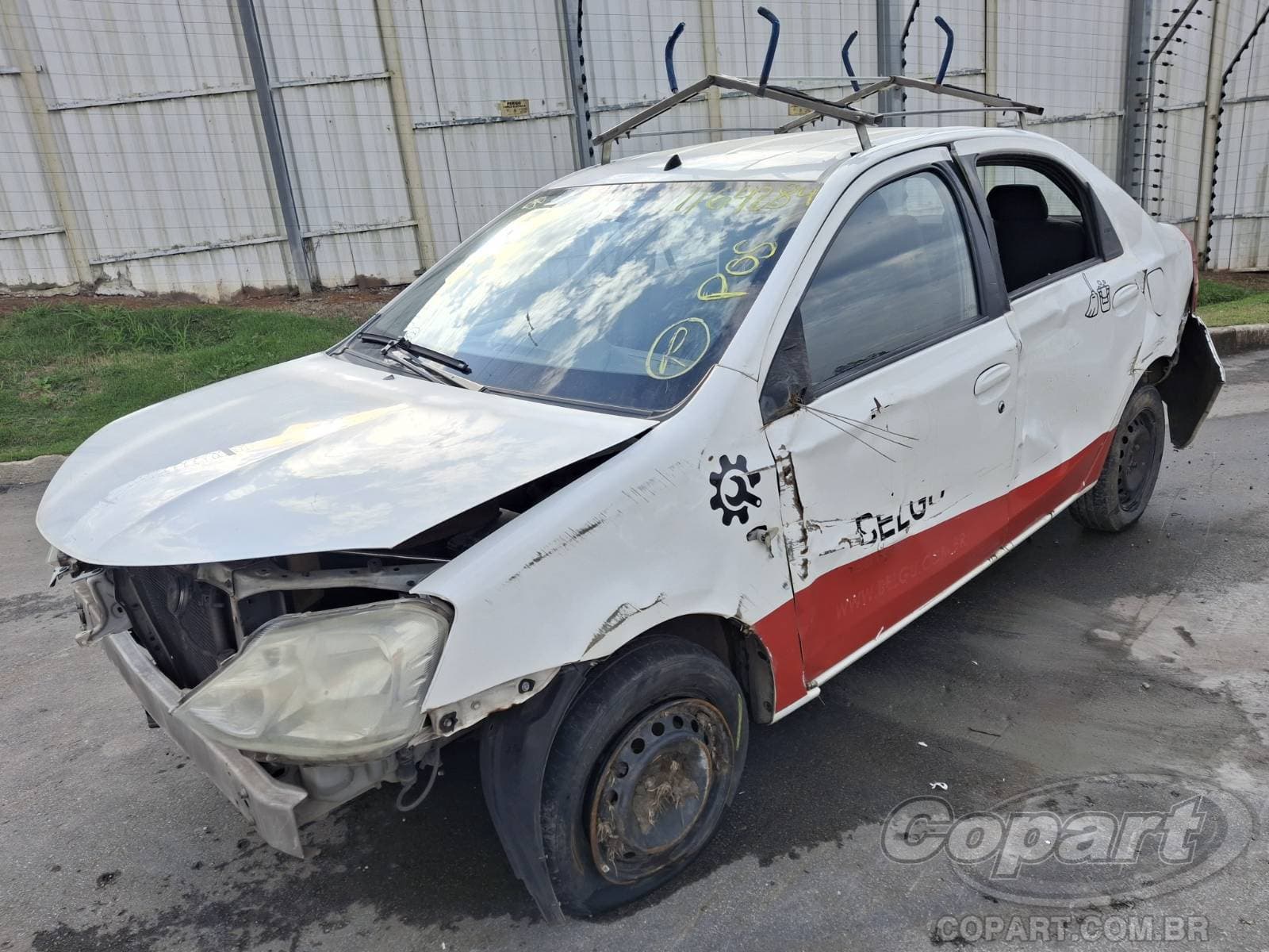 Toyota Etios Seda 2013 — foto 2