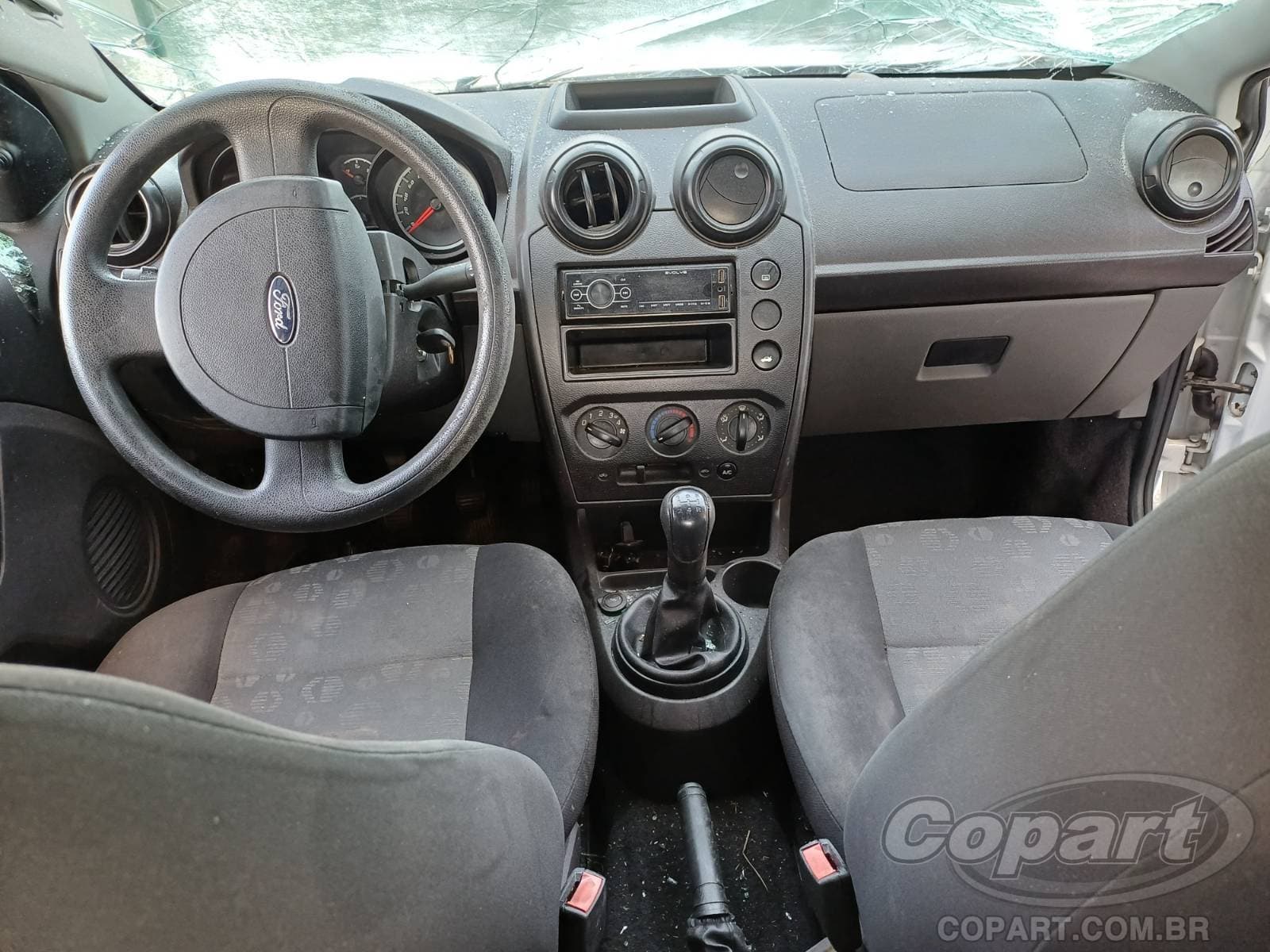 Ford Fiesta 2013 — foto 9