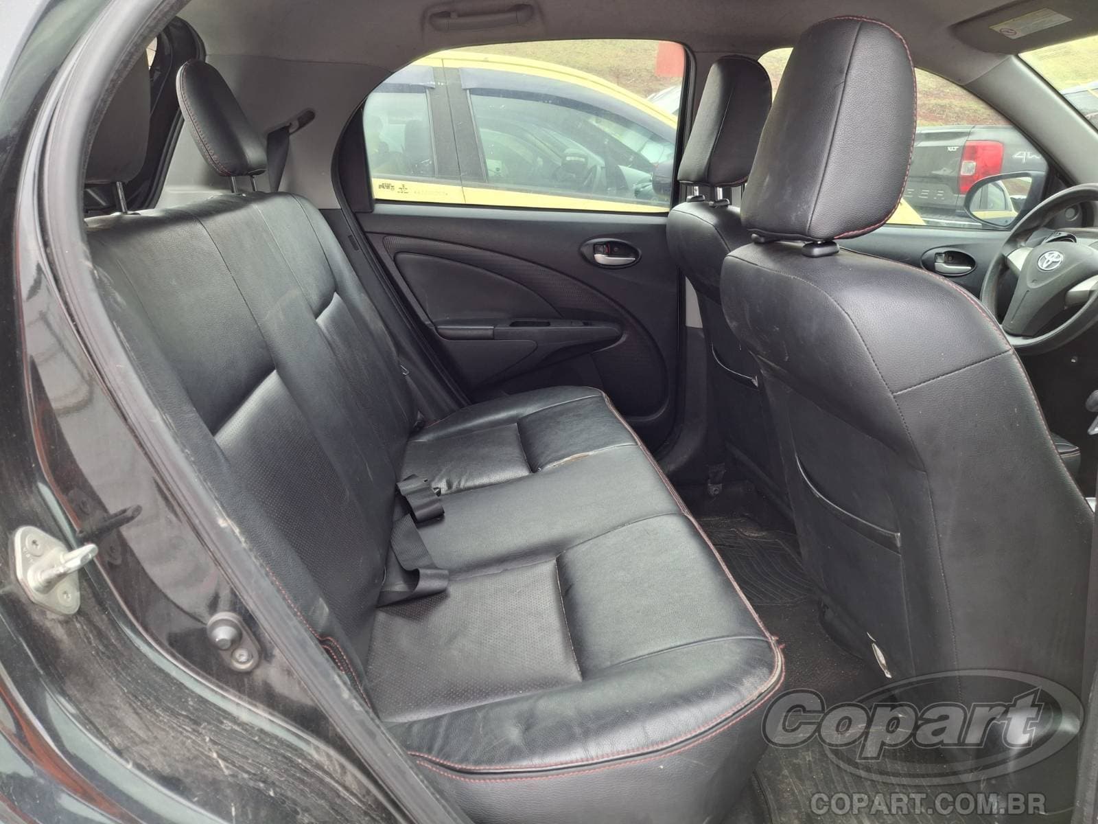 Toyota Etios 2014 — foto 6