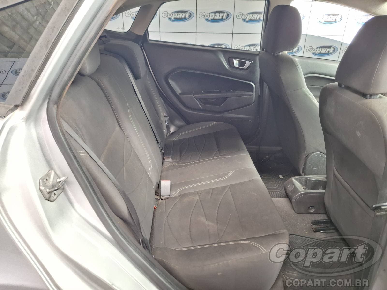 Ford Fiesta Sedan 2014 — foto 6