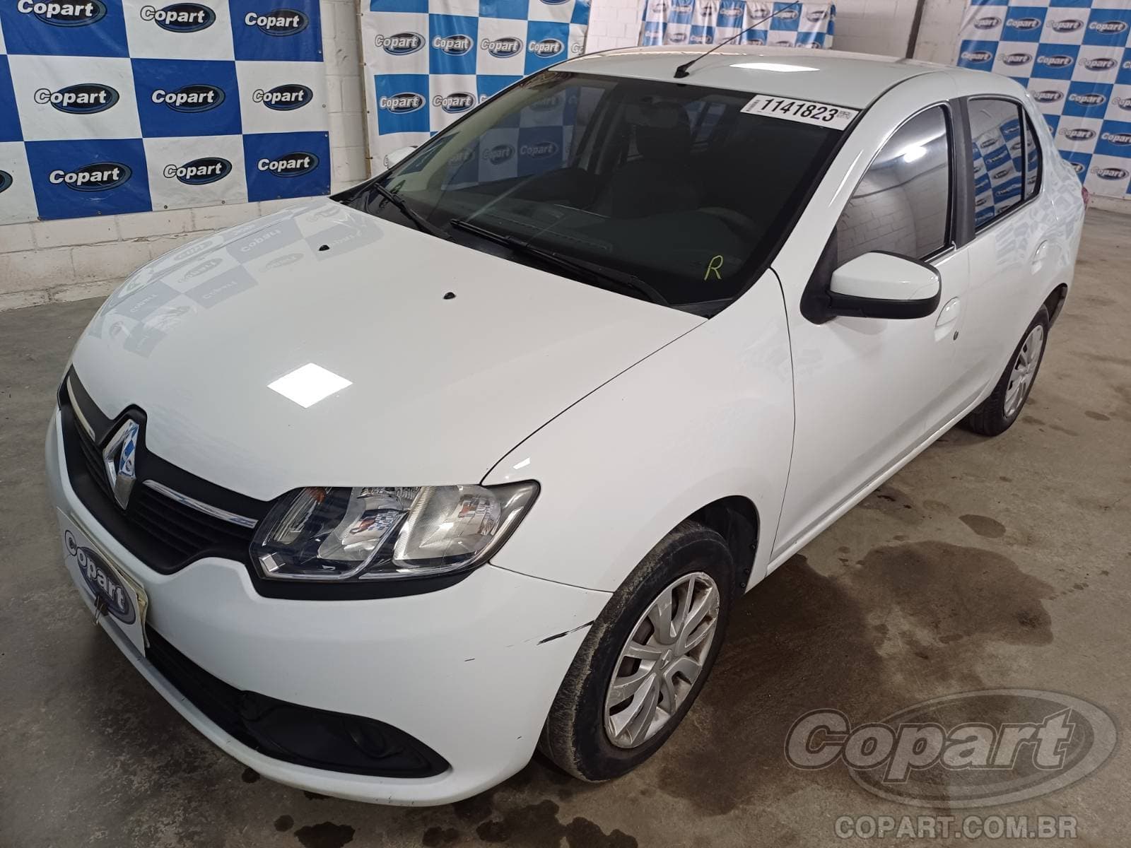 Renault Logan 2017 — foto 2