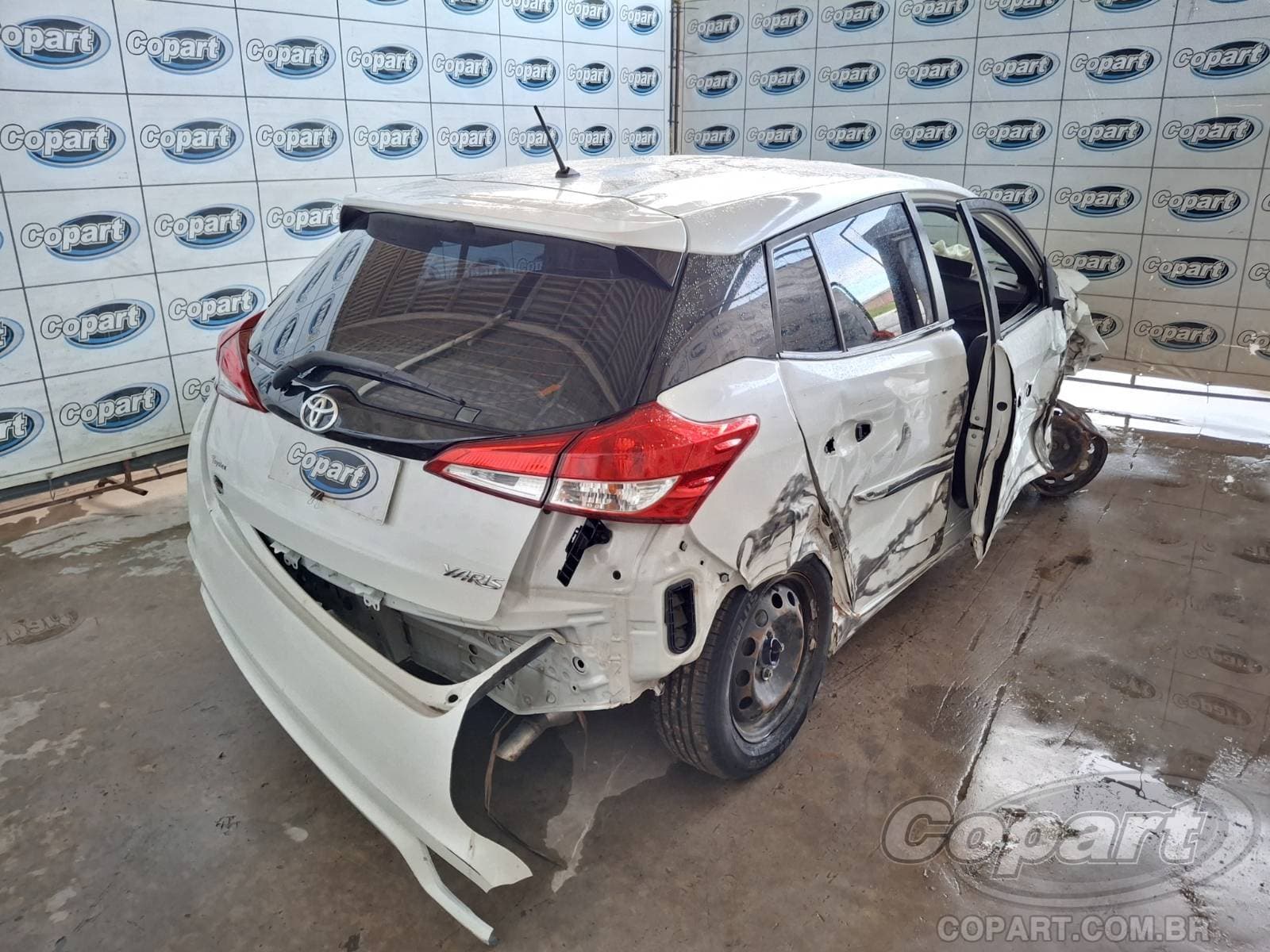 Toyota Yaris 2020 — foto 4