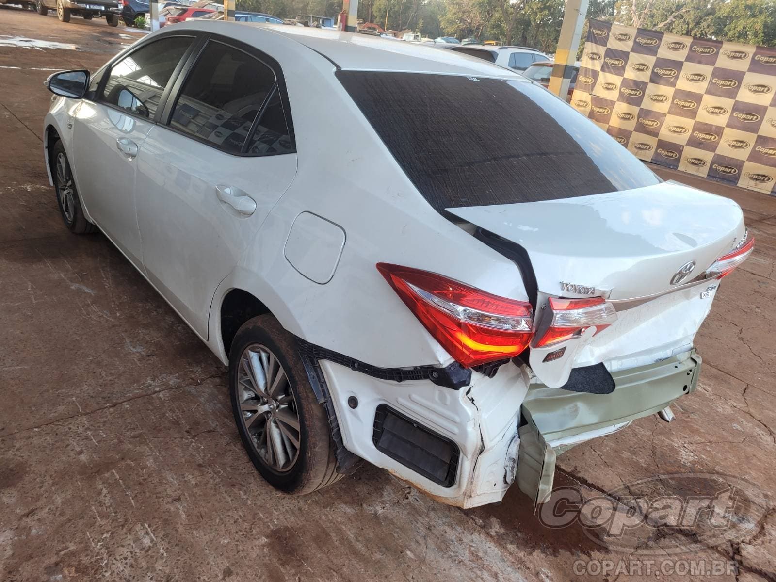 Toyota Corolla 2015 — foto 3