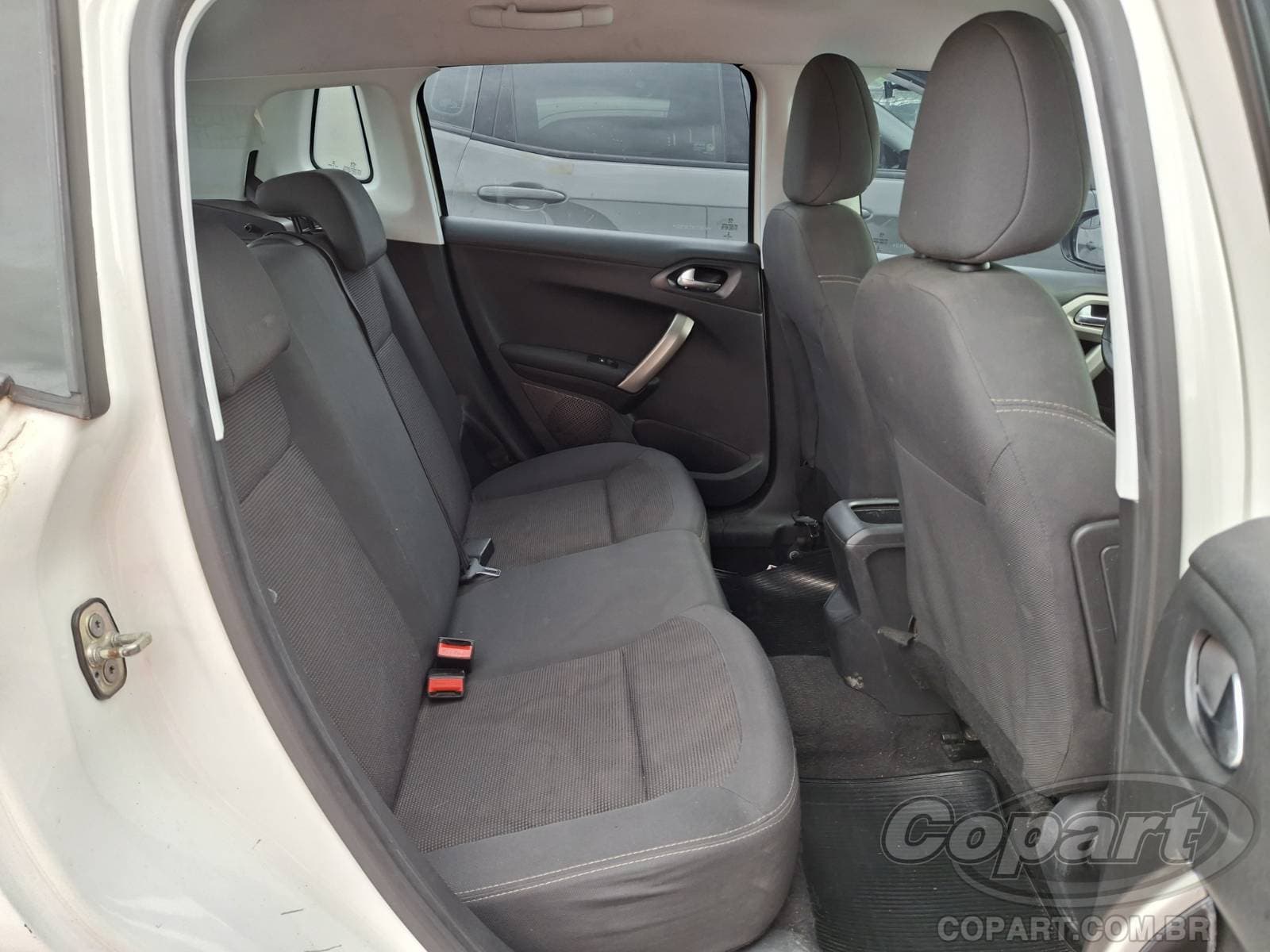 Peugeot 2008 2017 — foto 6