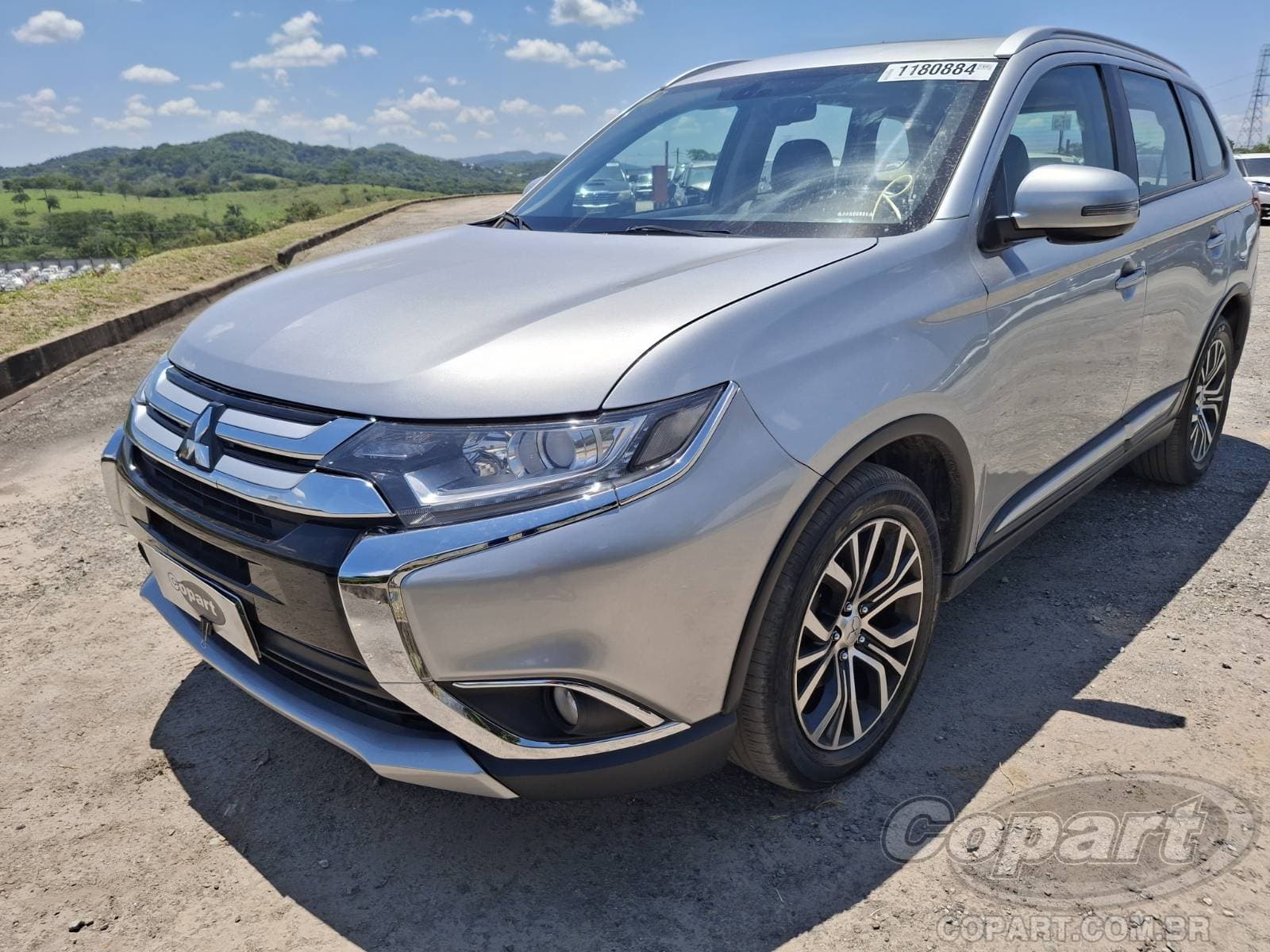 Mitsubishi Outlander 2018 — foto 2