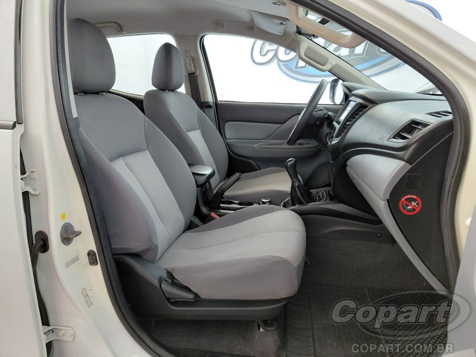 Mitsubishi L200 Triton 2023 — foto 5