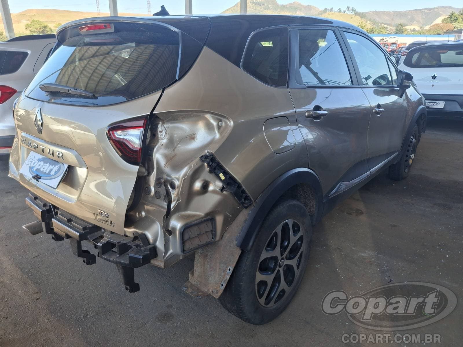 Renault Captur 2022 — foto 4
