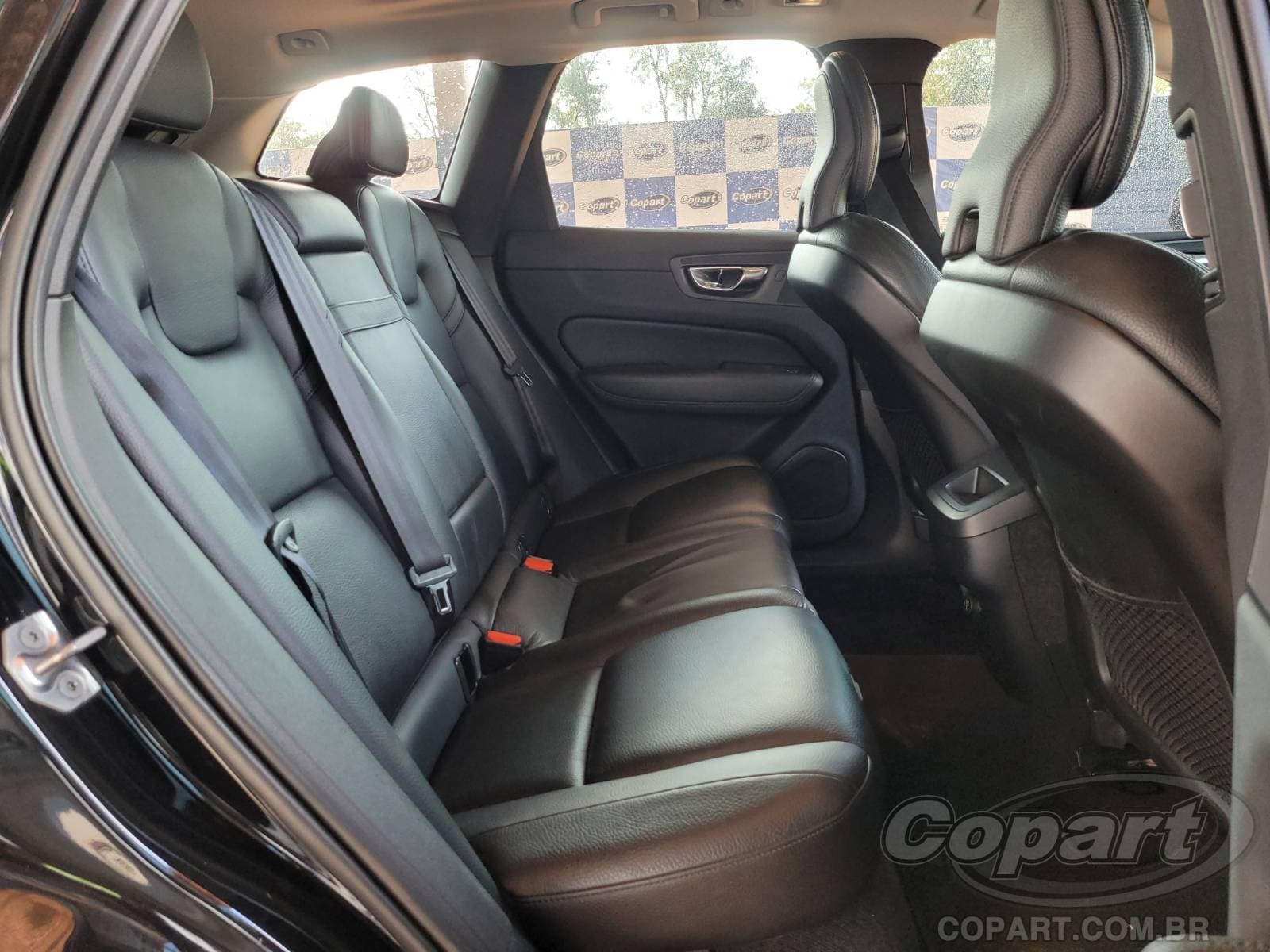 Volvo Xc60 2020 — foto 6