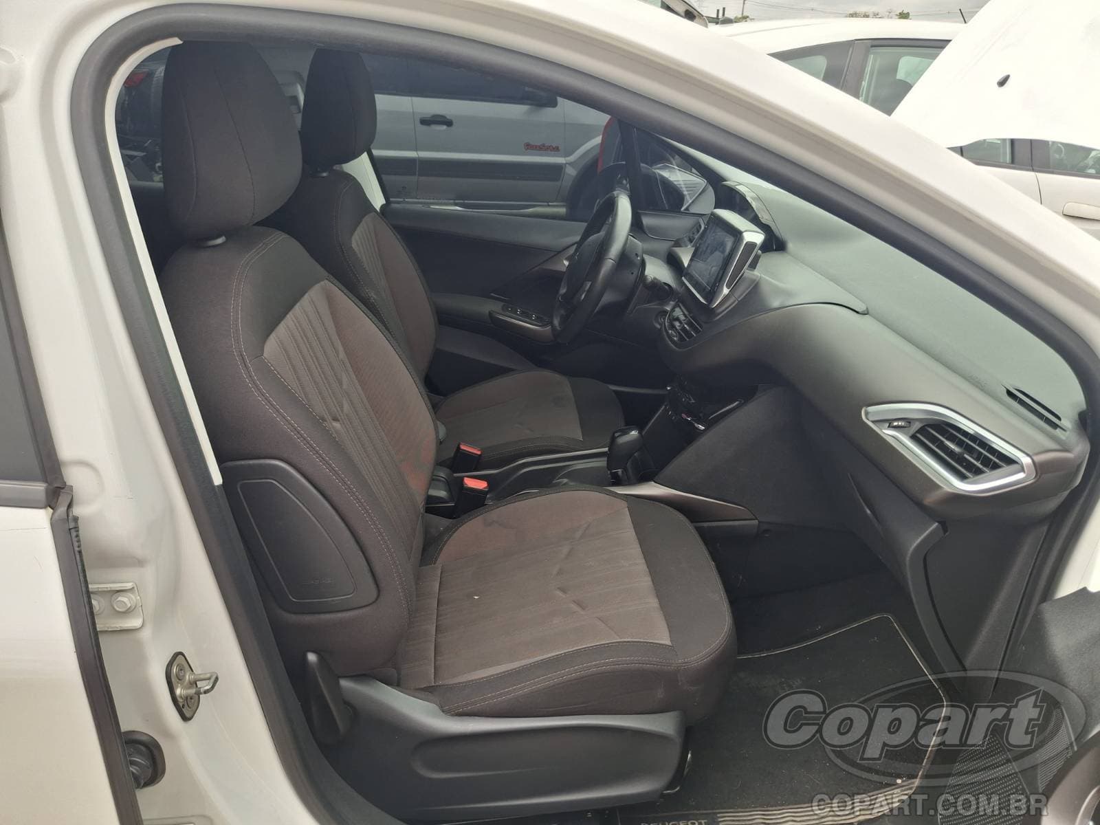 Peugeot 2008 2019 — foto 5
