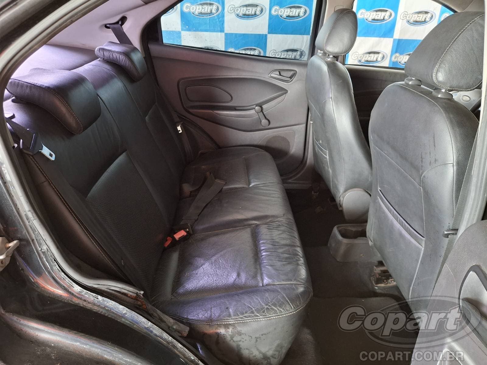 Ford KA Sedan 2015 — foto 6