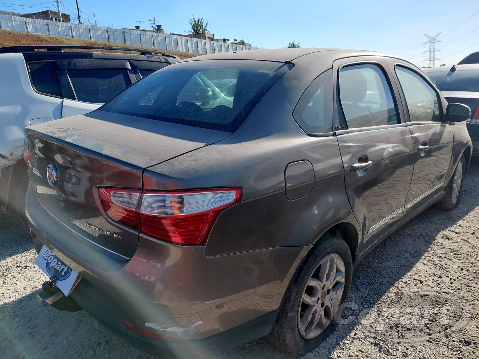 Fiat Grand Siena 2015 — foto 4