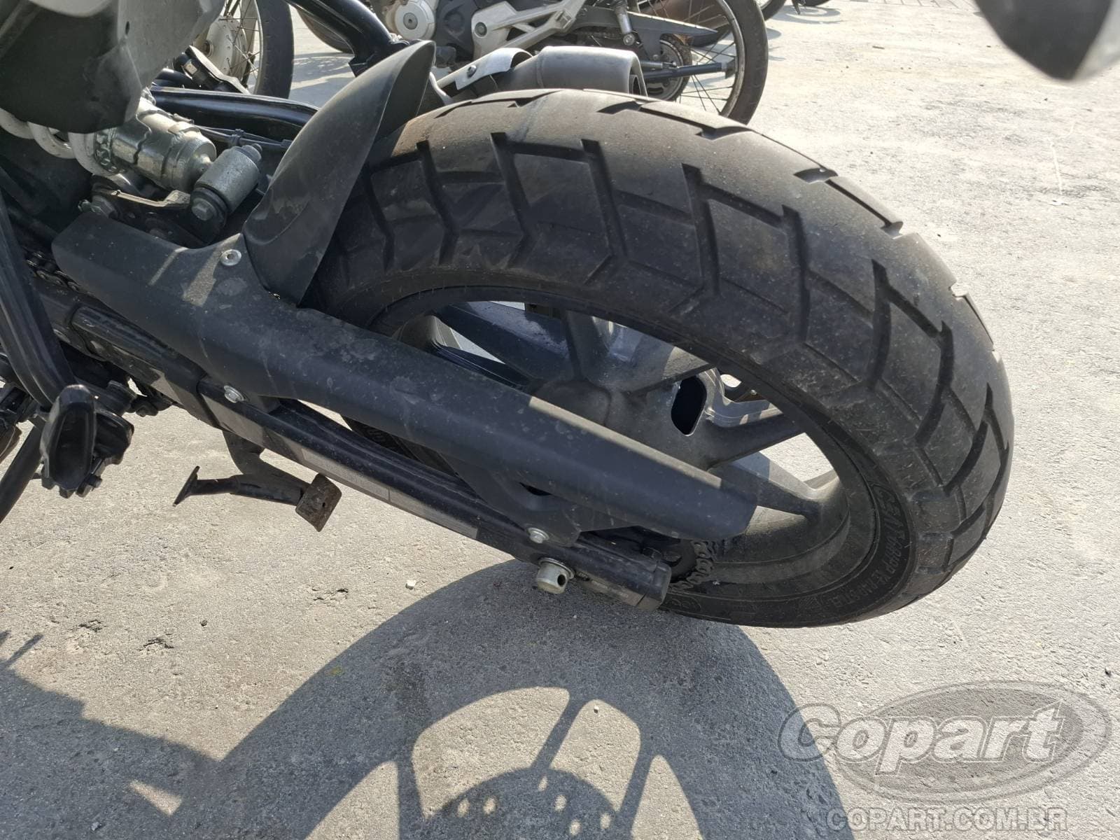 Royal Enfield Guerrilla 2026 — foto 7