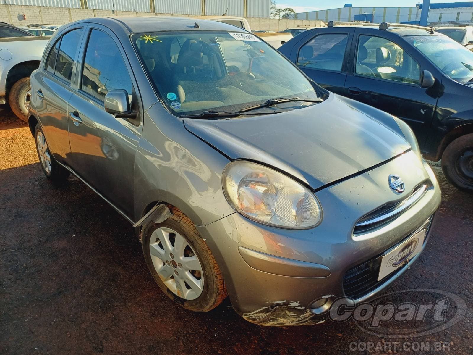 Nissan March 2013 — foto 1