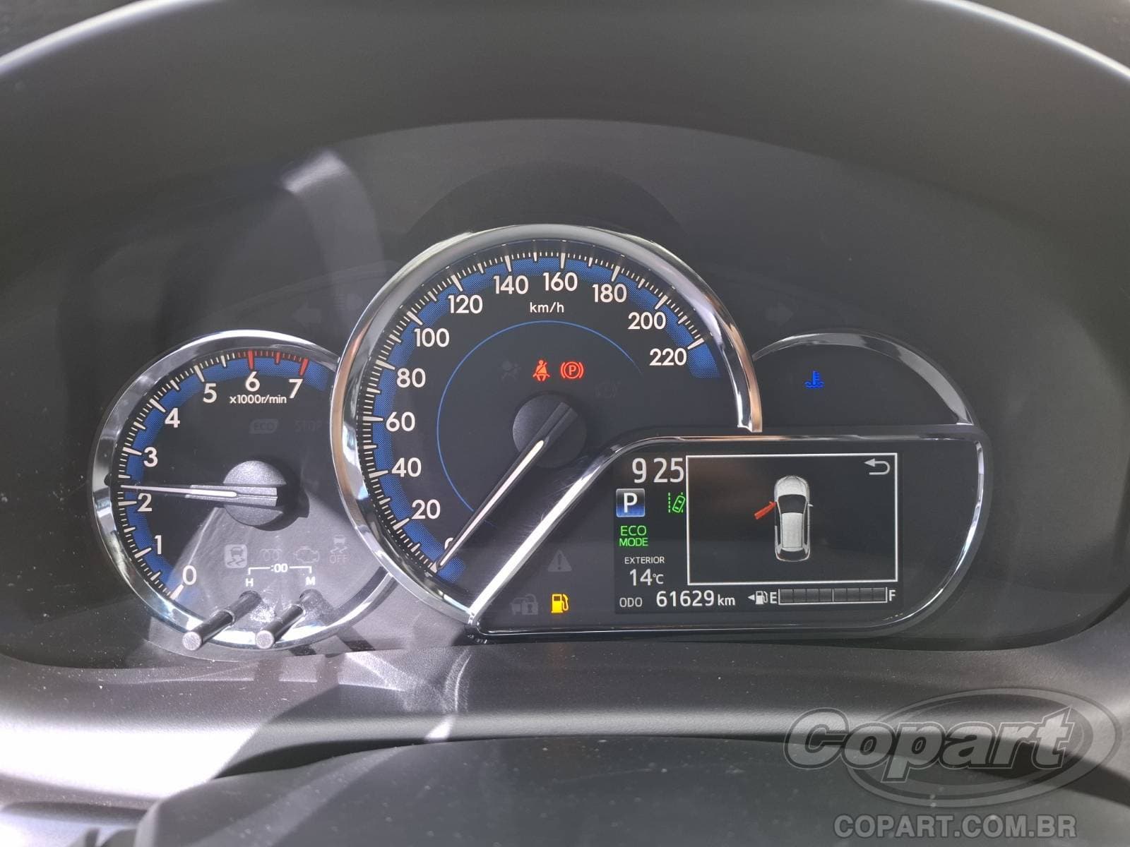 Toyota Yaris 2023 — foto 8