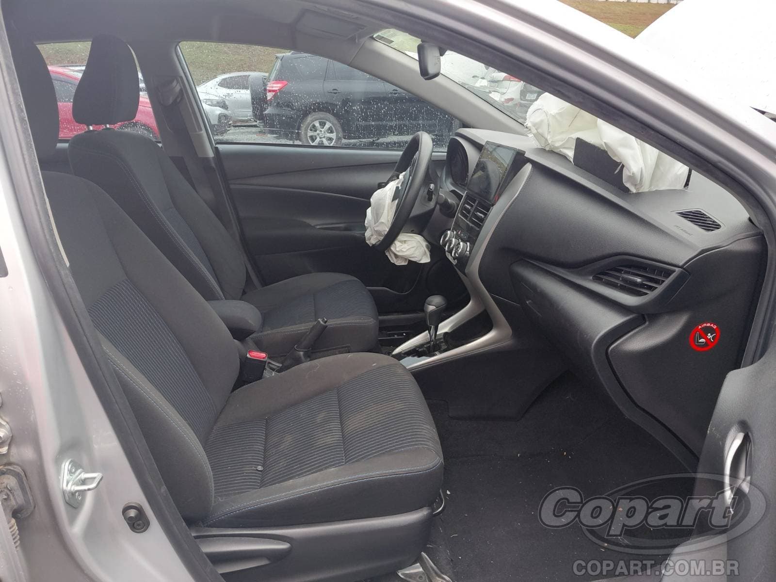 Toyota Yaris Seda 2019 — foto 5