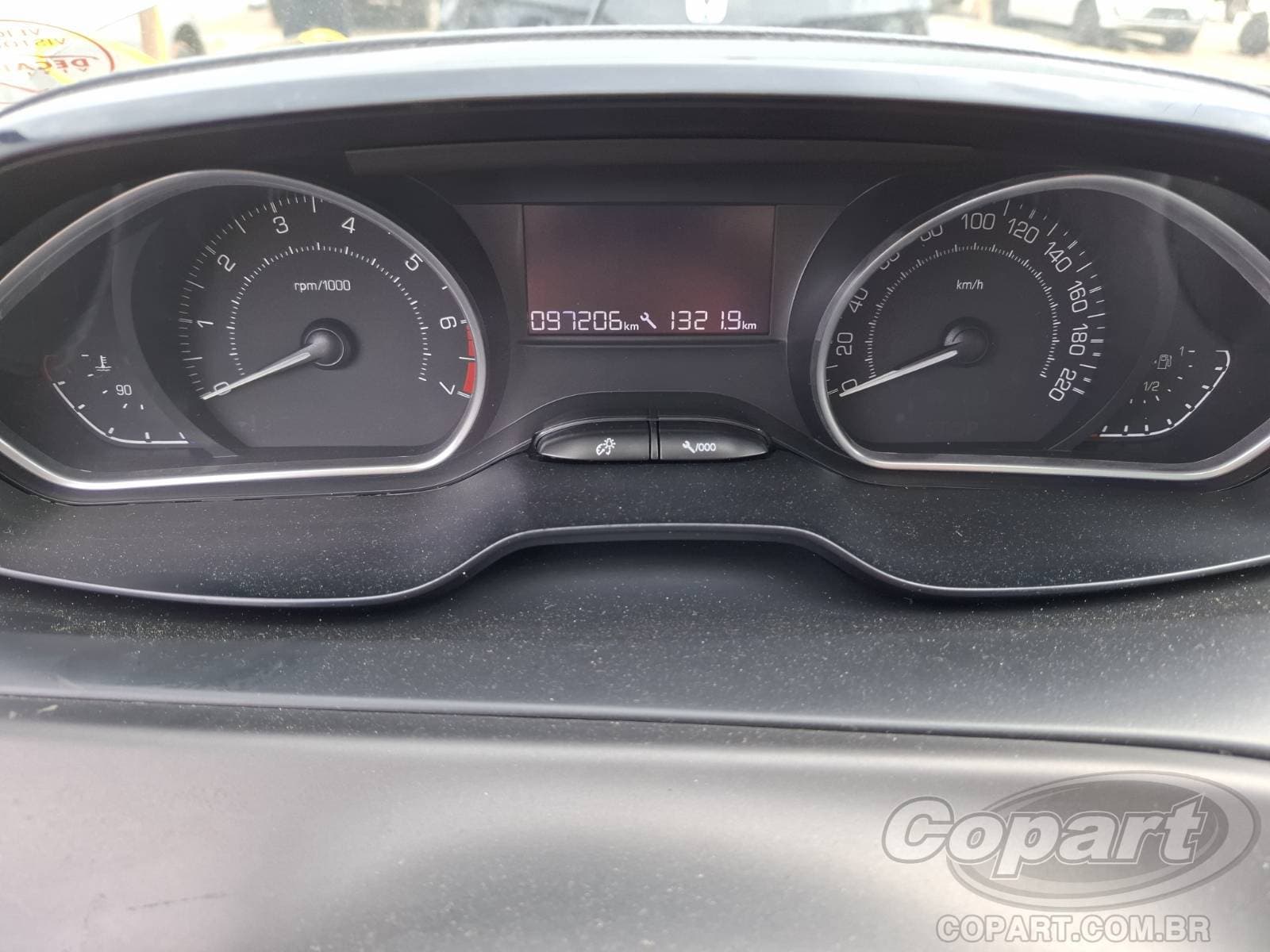 Peugeot 2008 2017 — foto 8