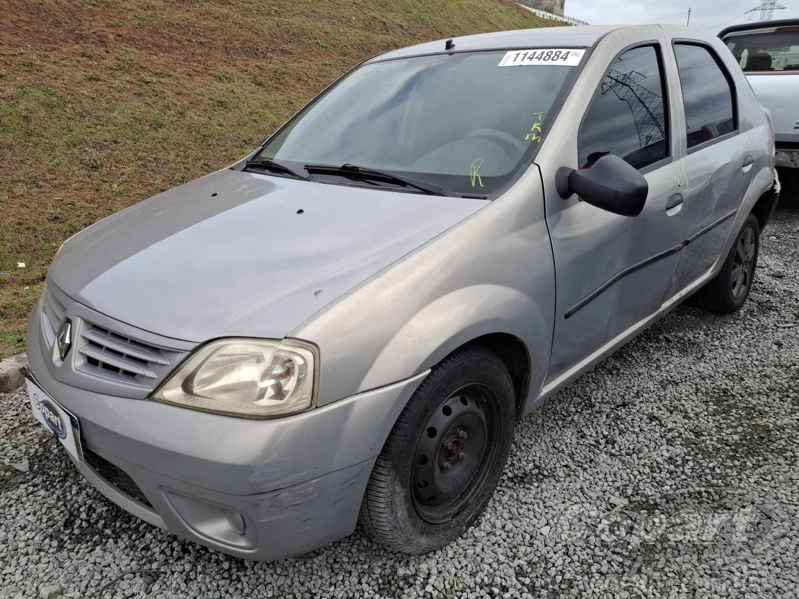 Renault Logan 2010 — foto 2