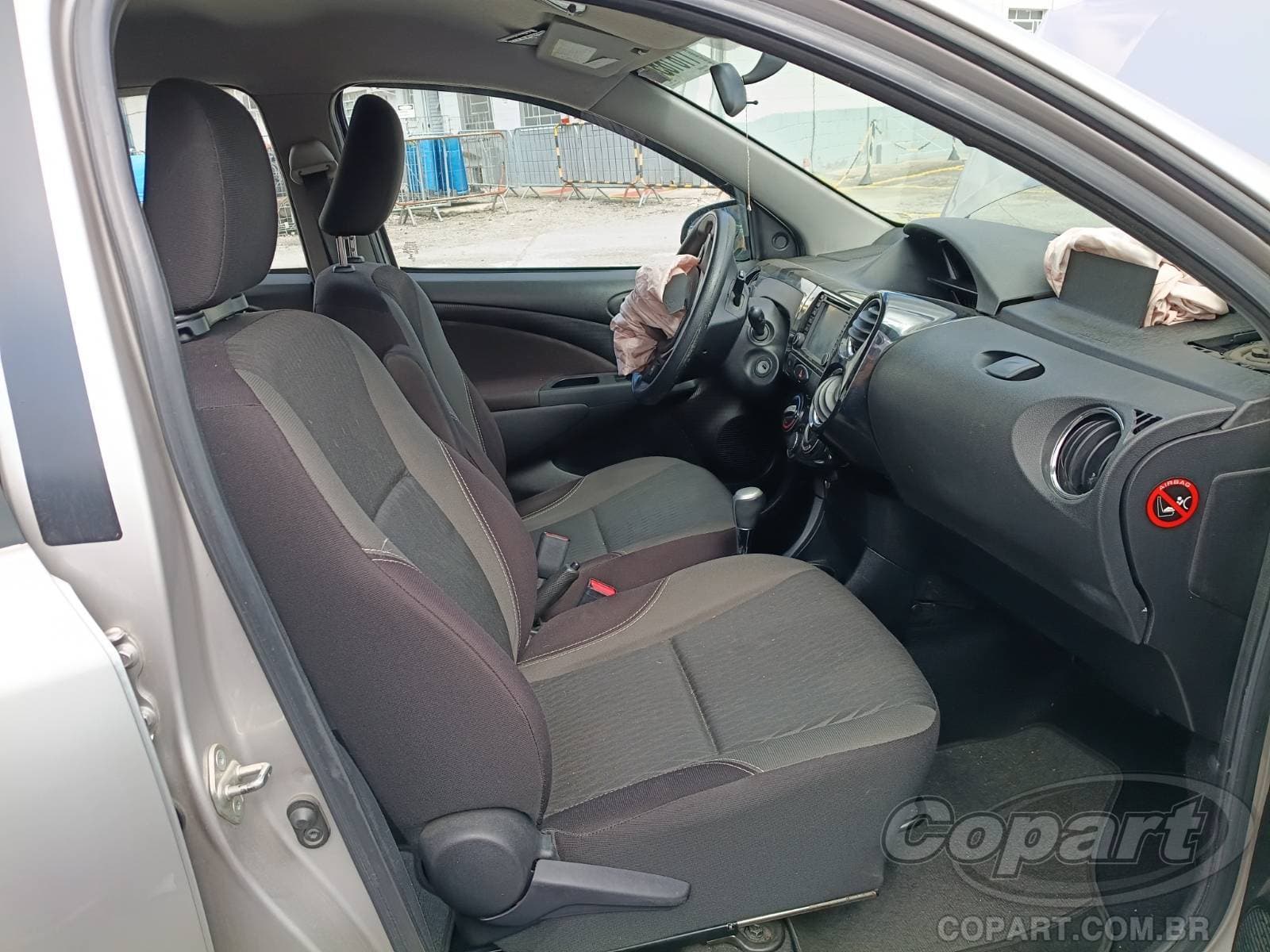 Toyota Etios 2018 — foto 5