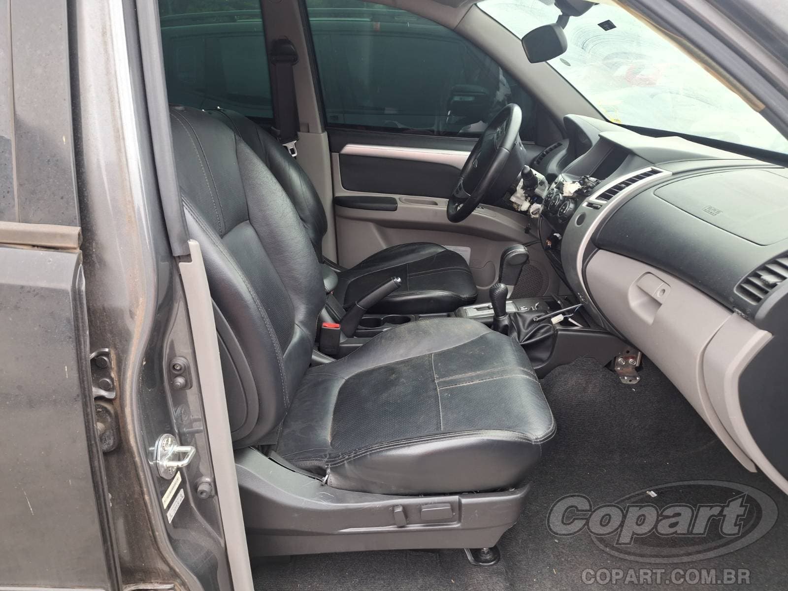 Mitsubishi Pajero 2016 — foto 5
