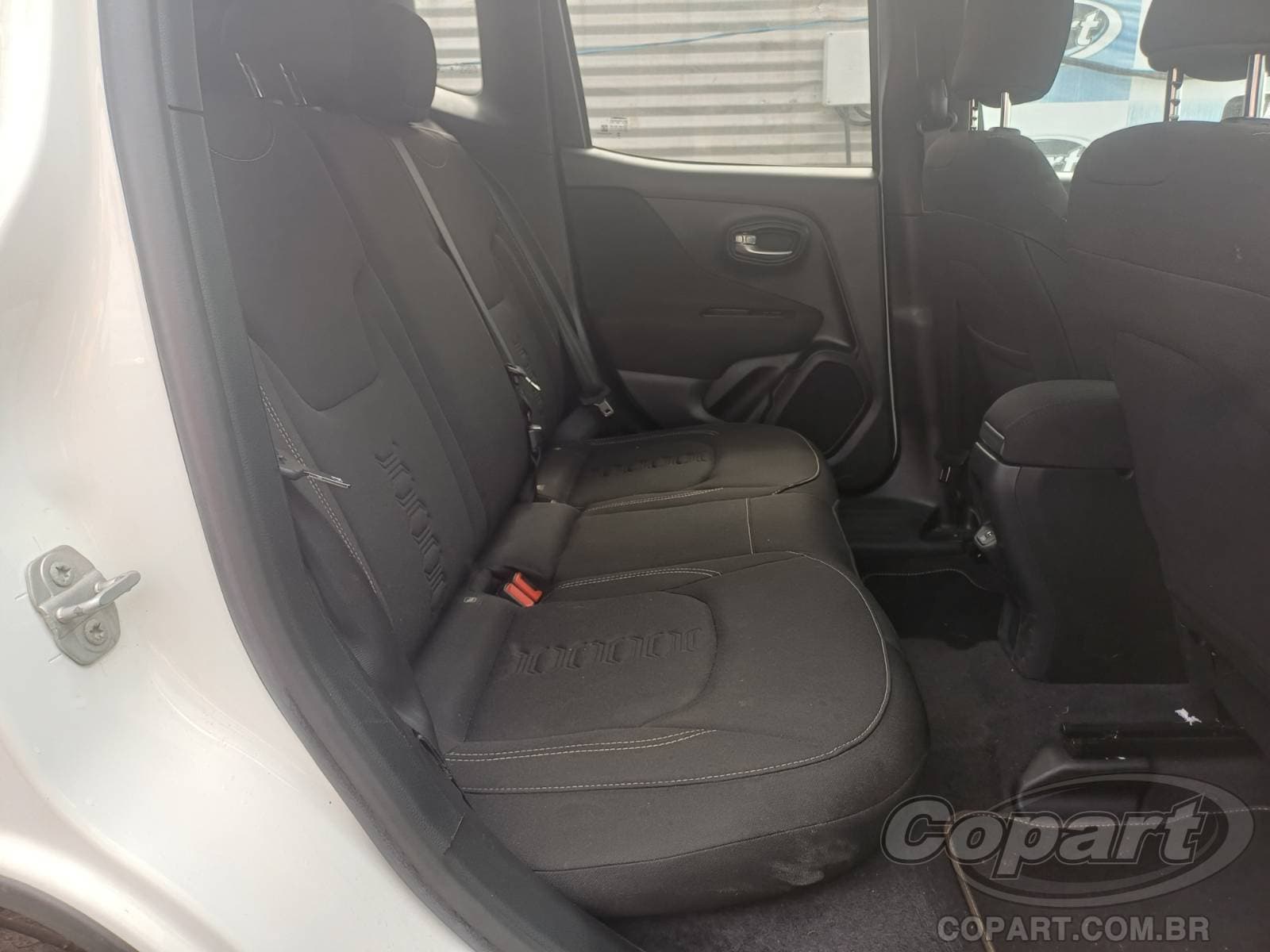 Jeep Renegade 2023 — foto 6
