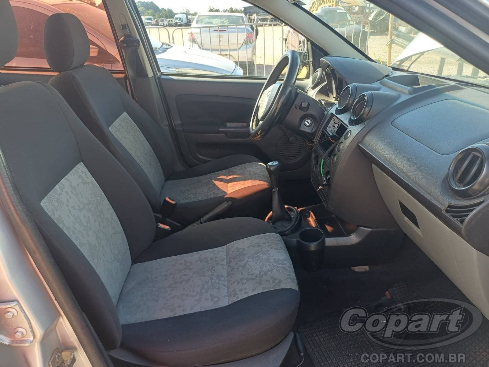 Ford Fiesta Sedan 2008 — foto 5