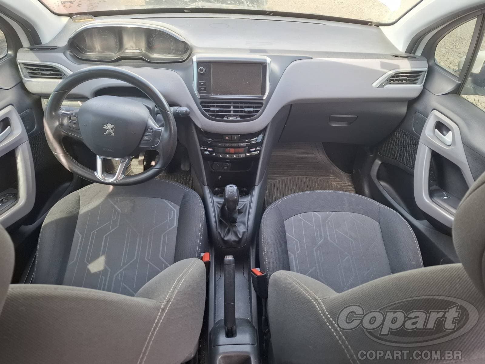 Peugeot 208 2017 — foto 9
