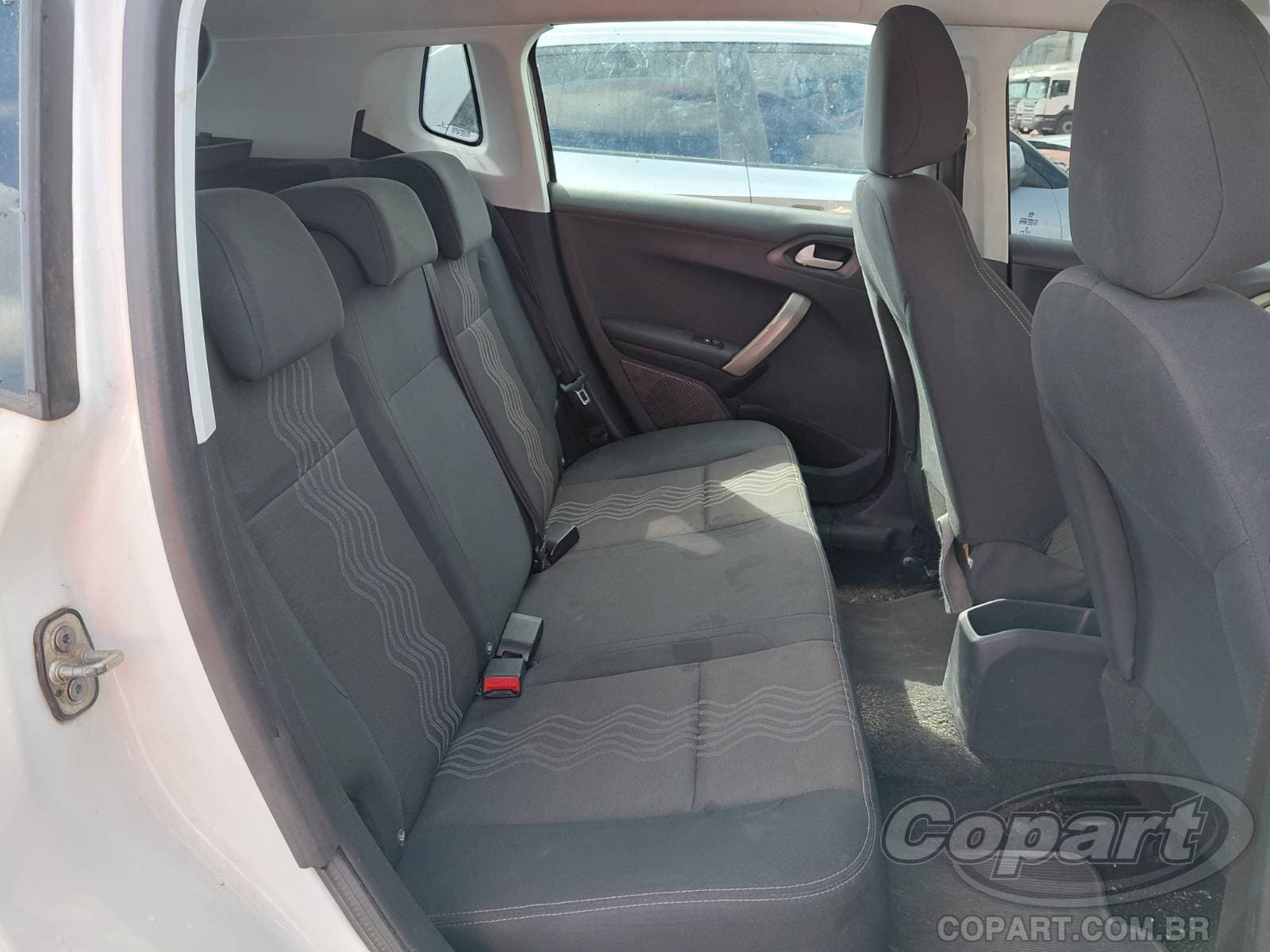 Peugeot 2008 2018 — foto 6