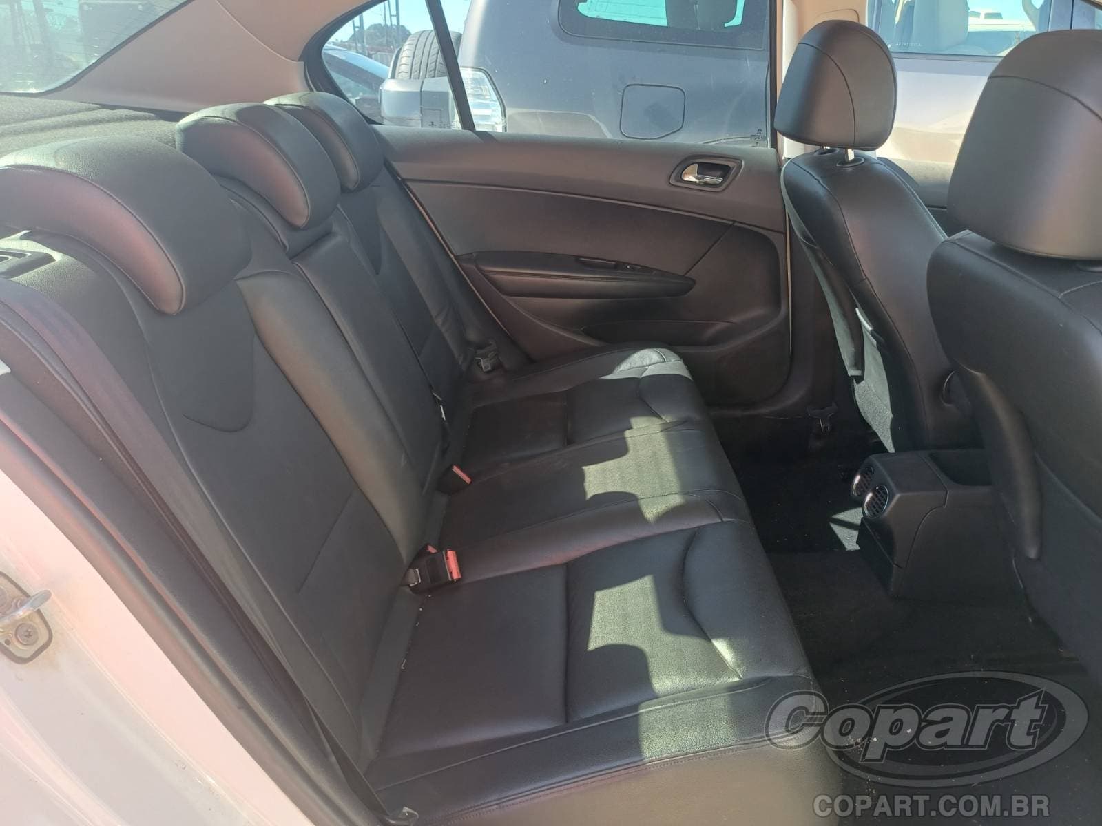 Peugeot 408 Sedan 2015 — foto 6