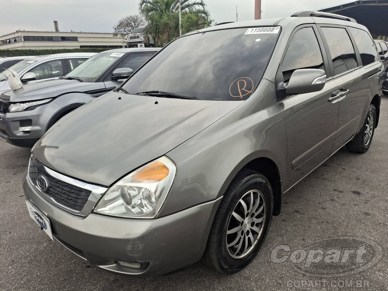 Kia Grand Carnival 2011 — foto 2