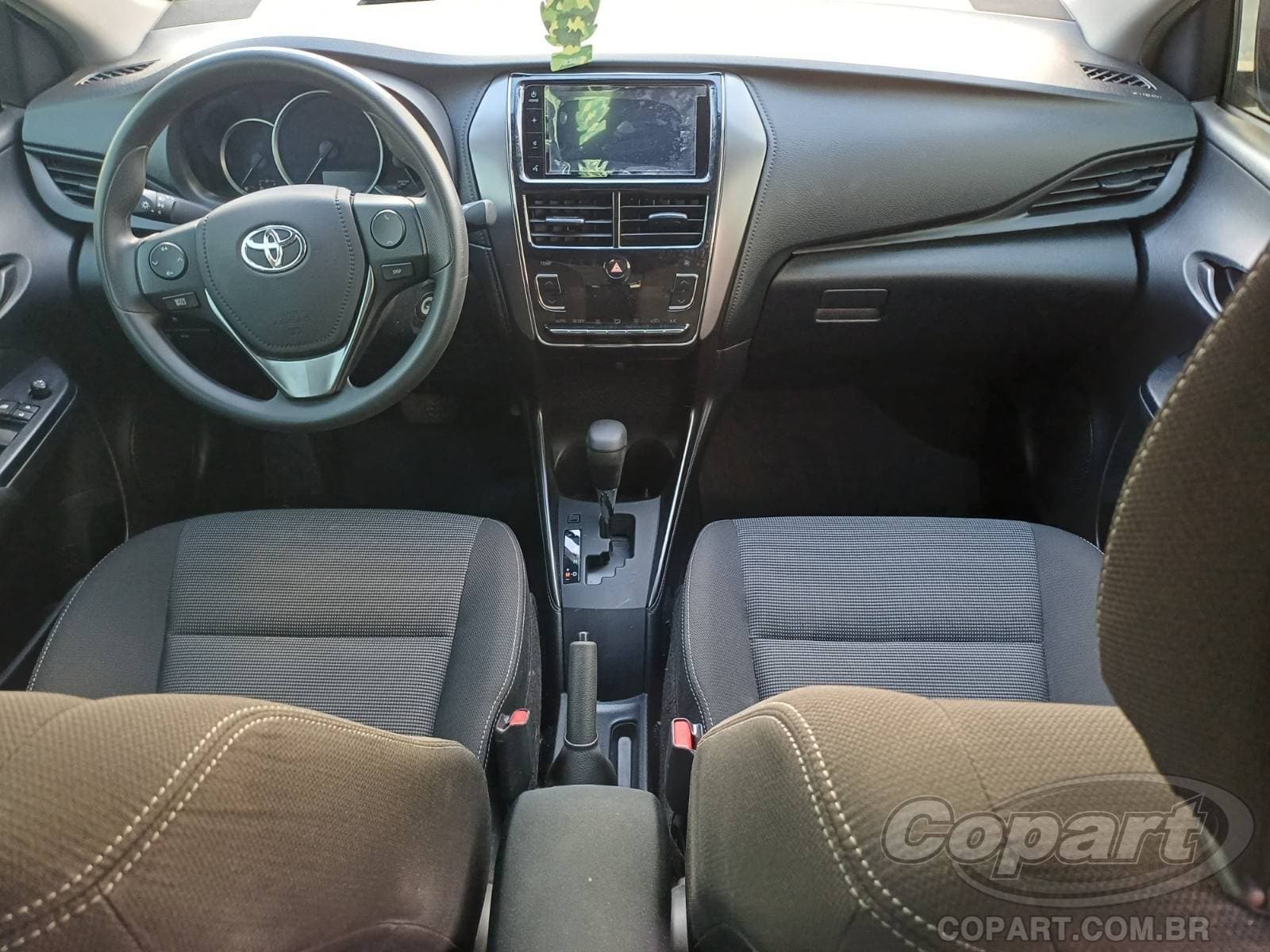 Toyota Yaris Seda 2023 — foto 9