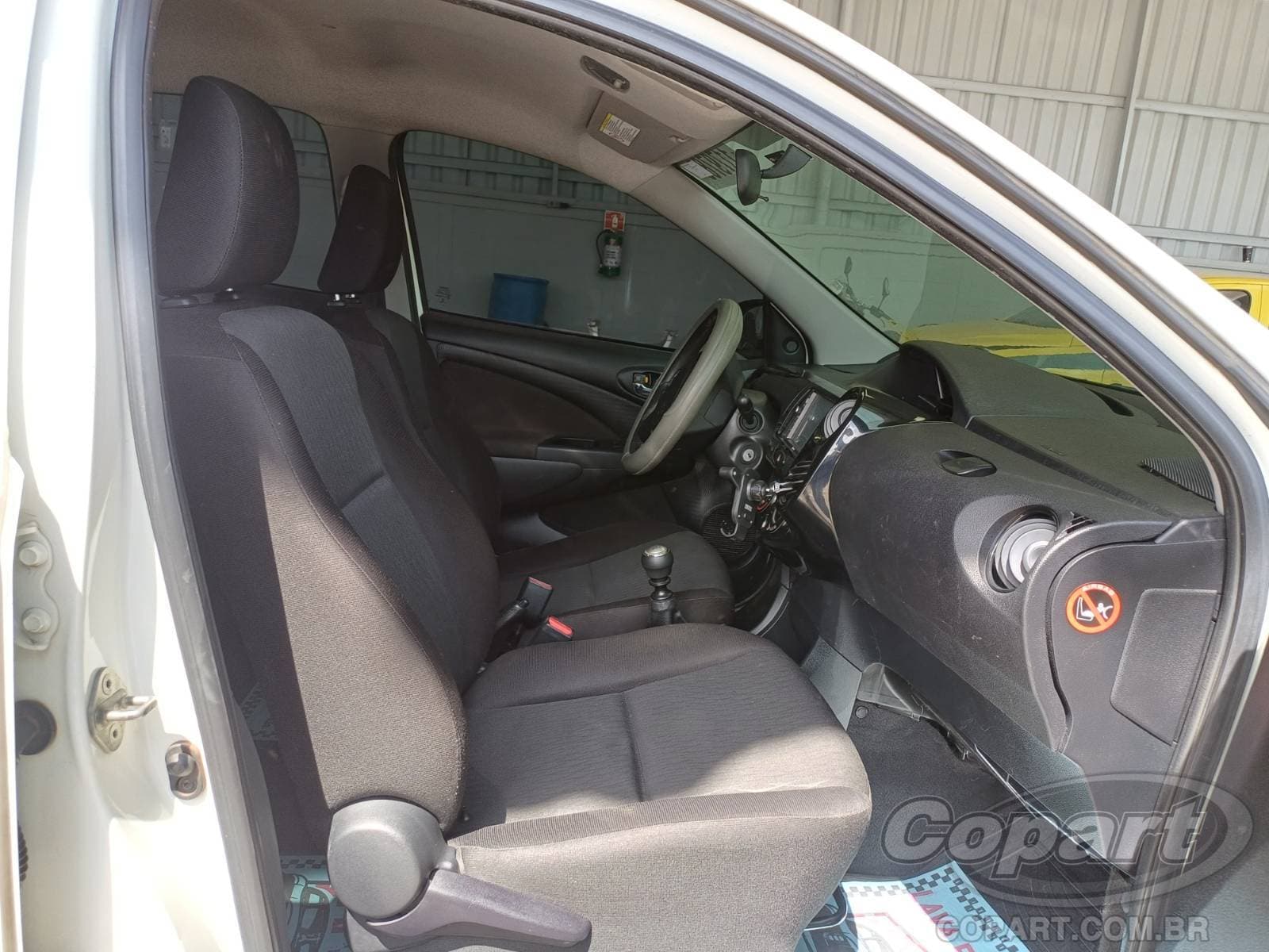 Toyota Etios 2018 — foto 5