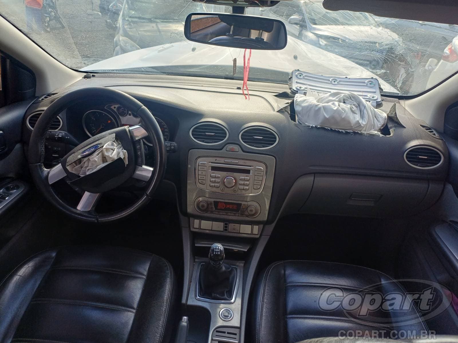 Ford Focus 2011 — foto 8