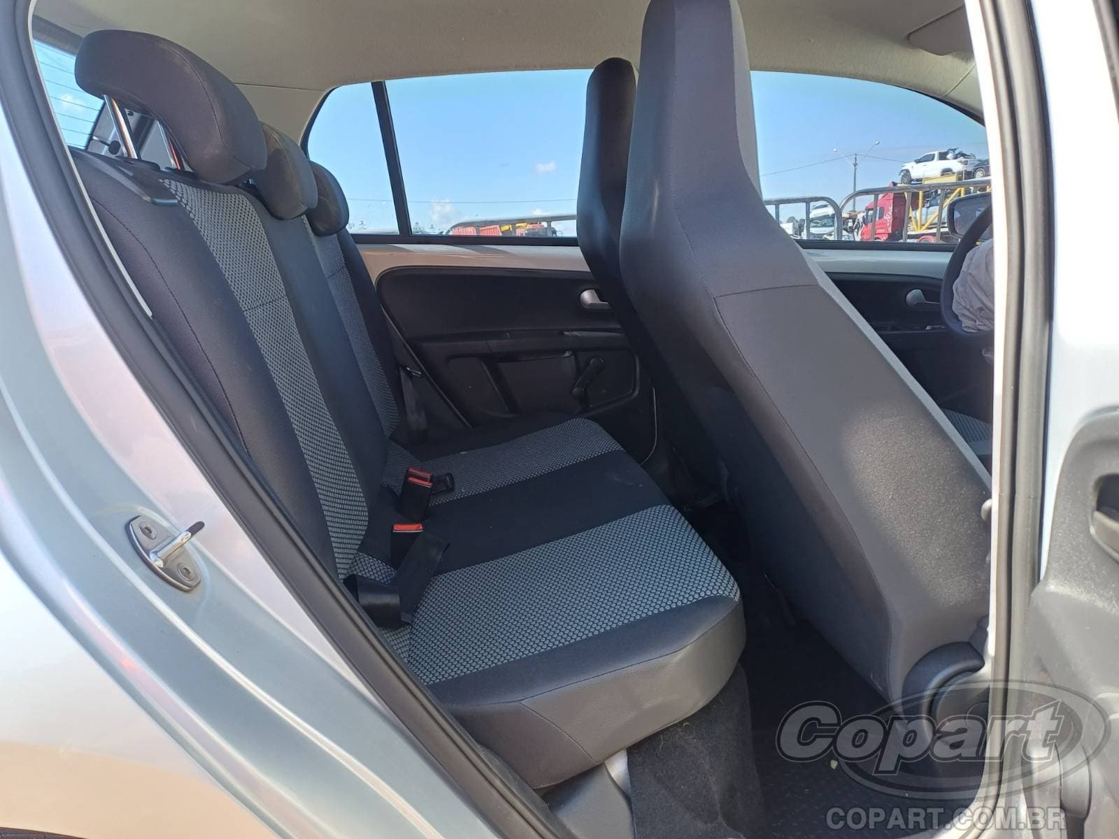 Volkswagen UP 2015 — foto 6