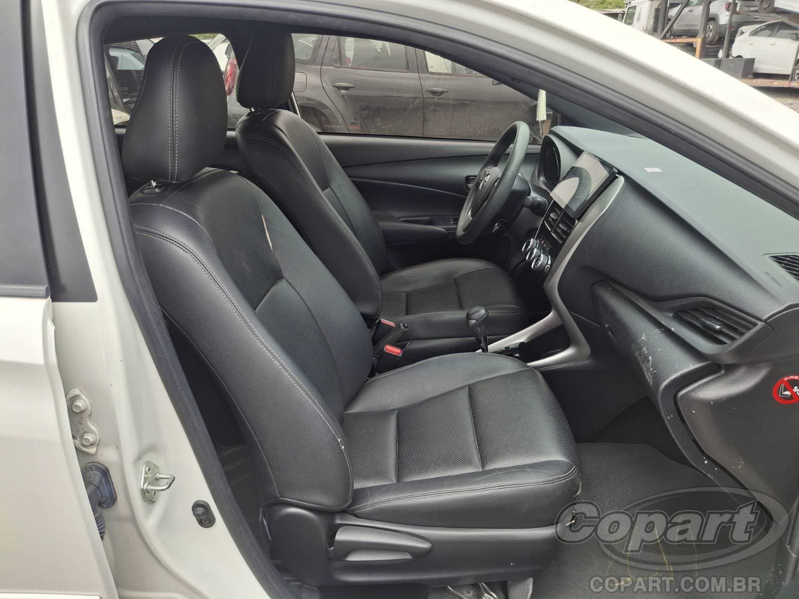 Toyota Yaris 2019 — foto 5