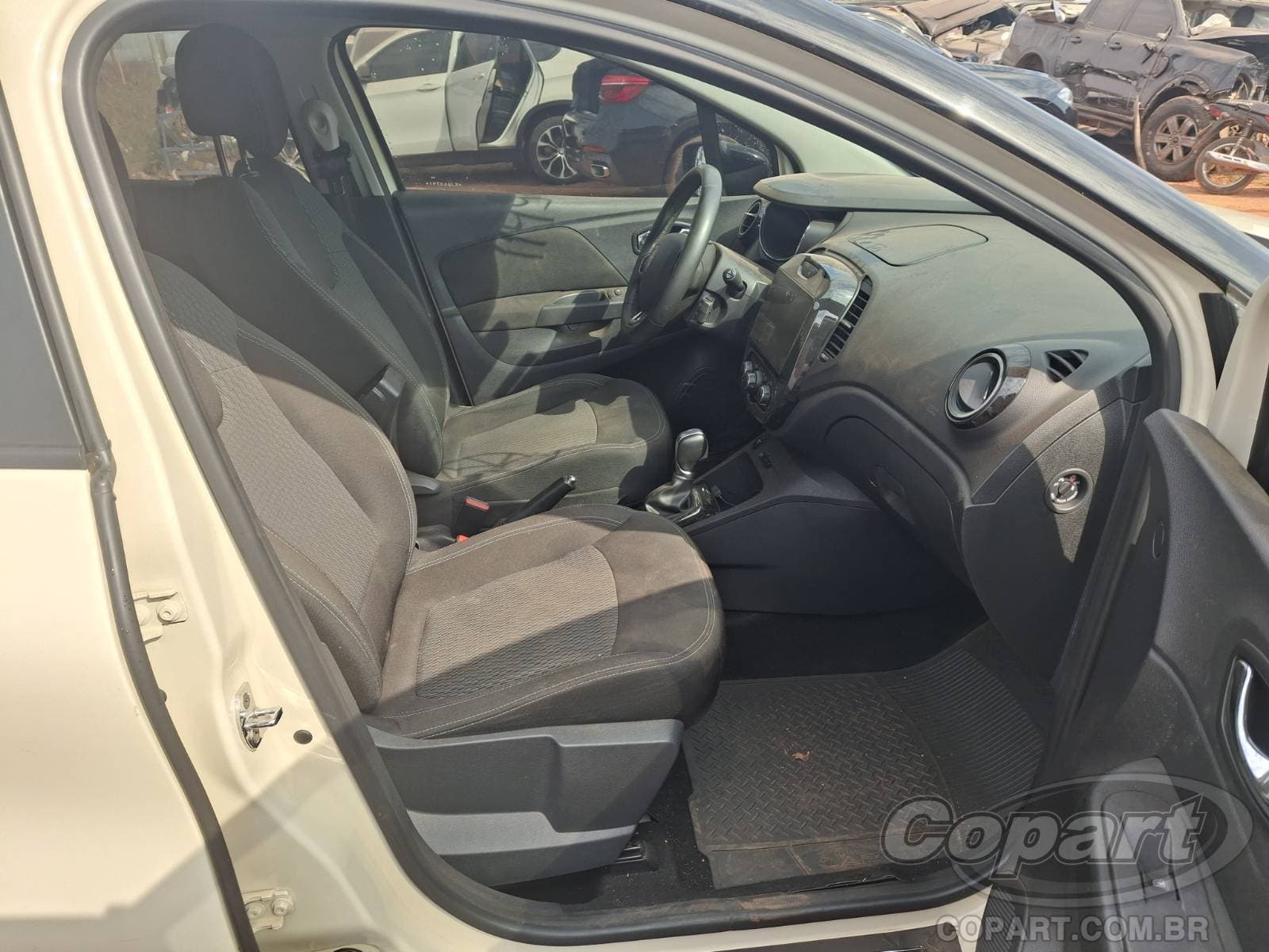 Renault Captur 2019 — foto 5