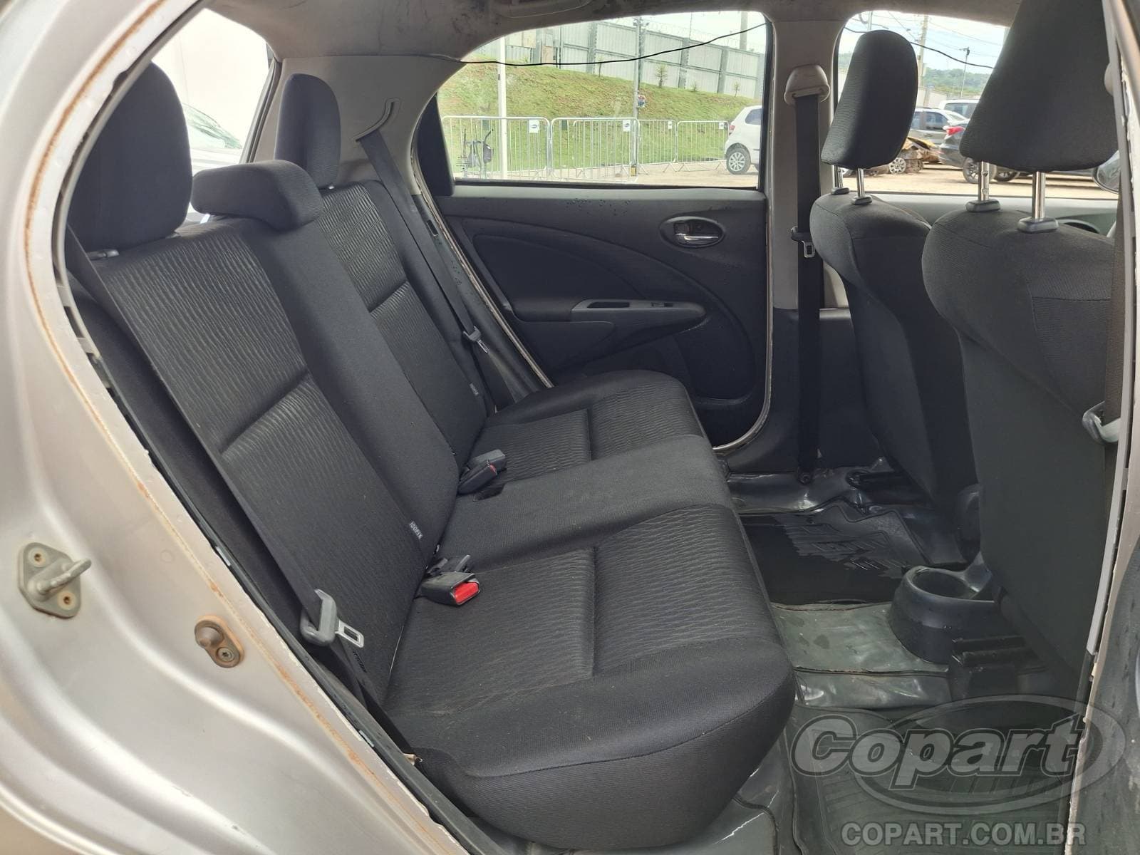 Toyota Etios 2018 — foto 6