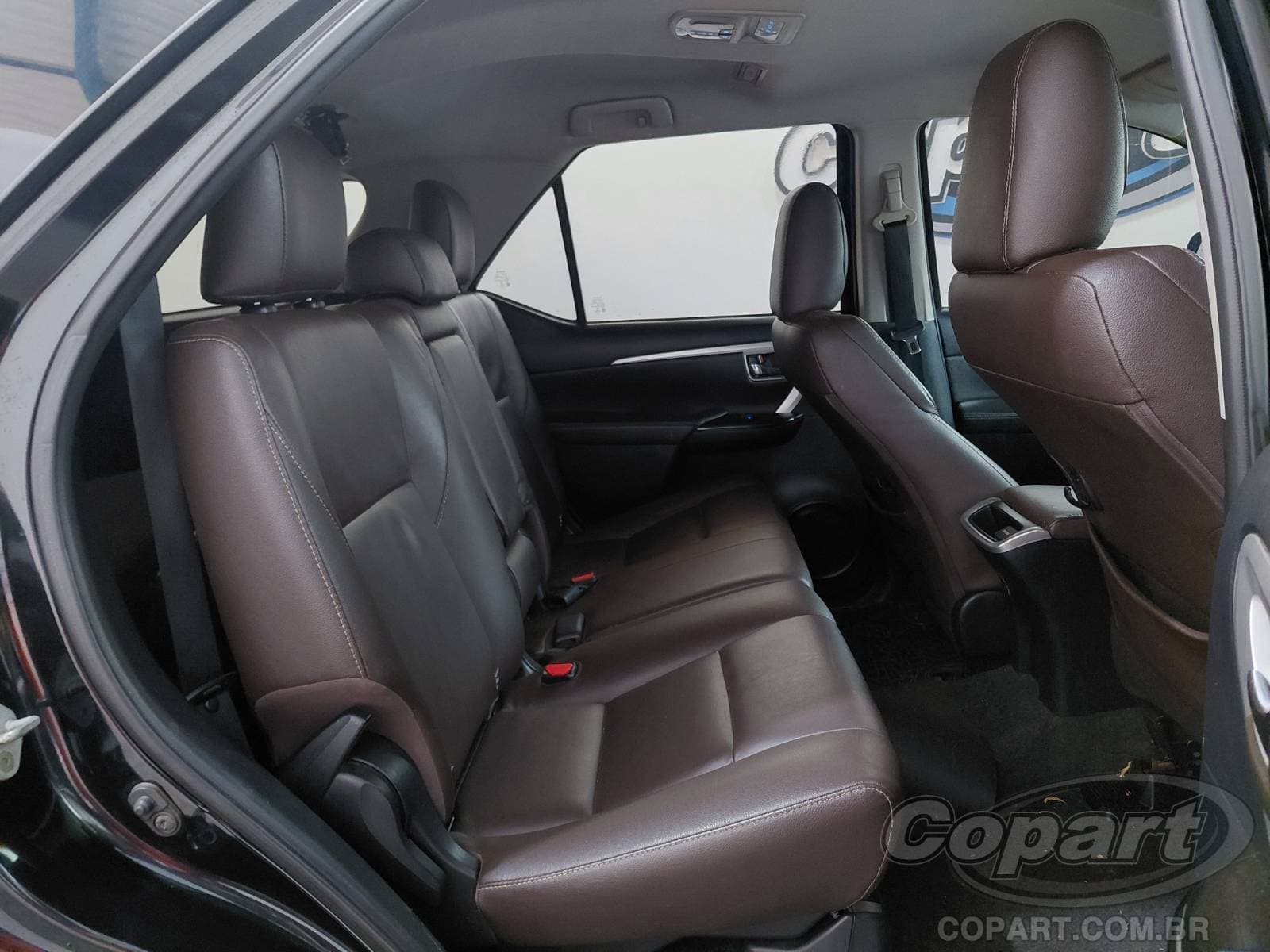 Toyota SW4 2019 — foto 6