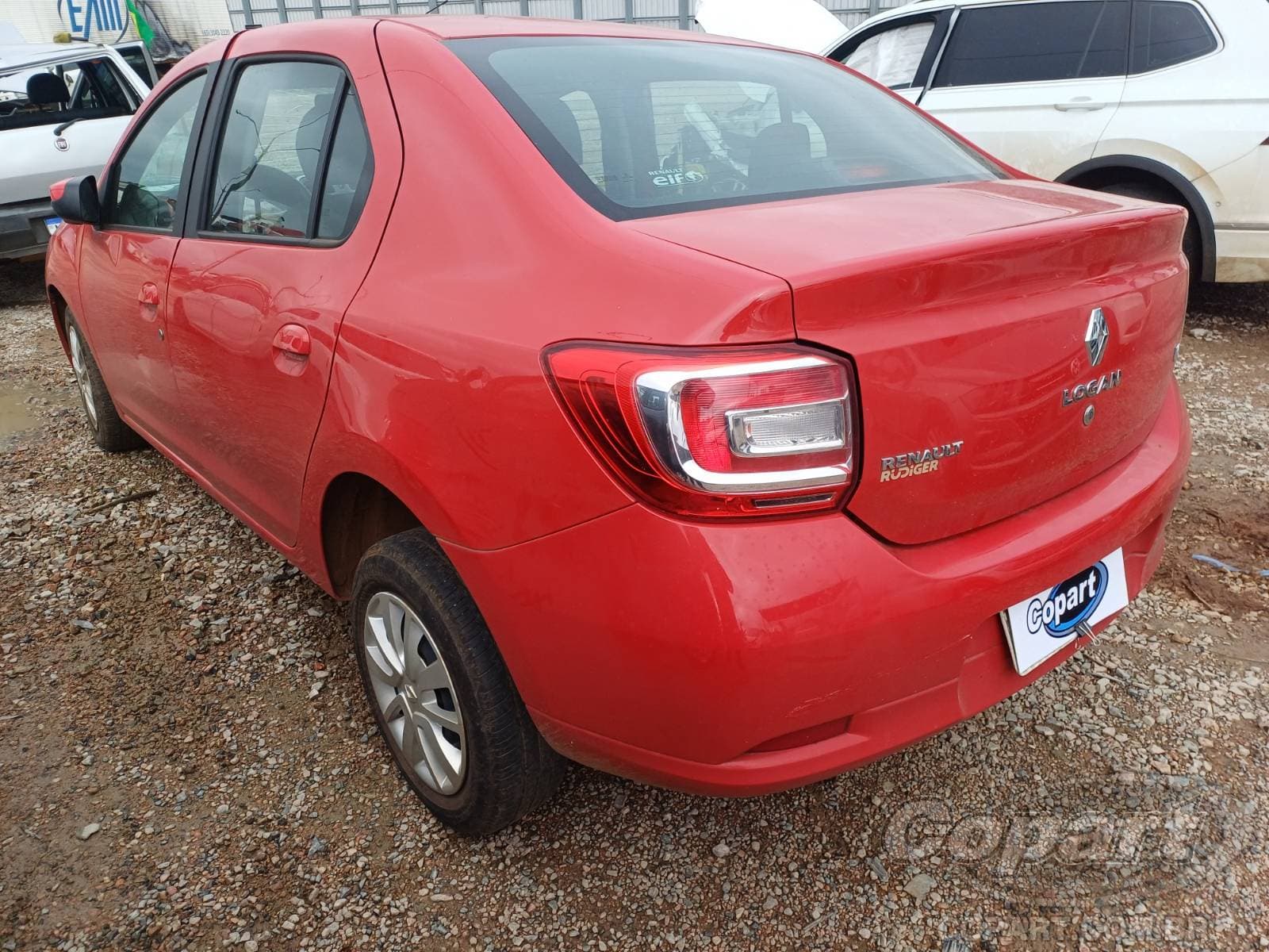 Renault Logan 2015 — foto 3