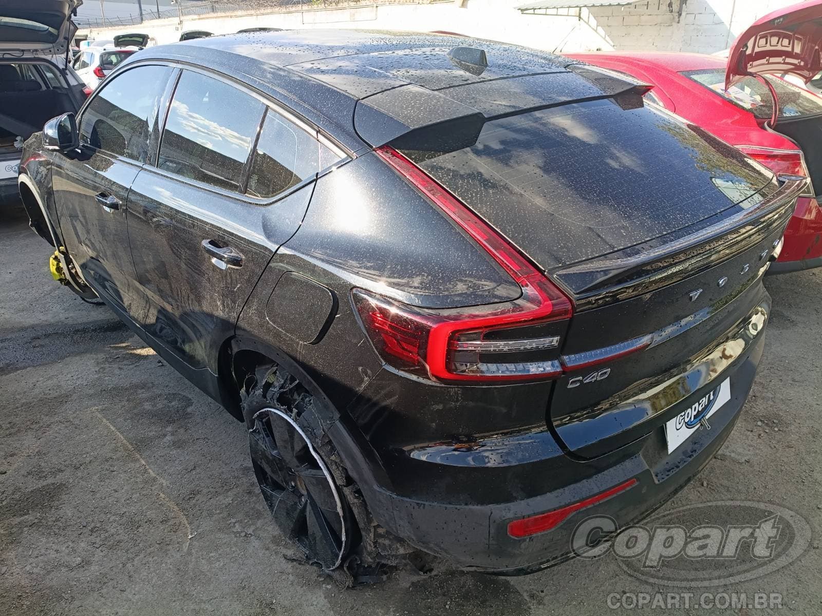 Volvo C40 2023 — foto 3